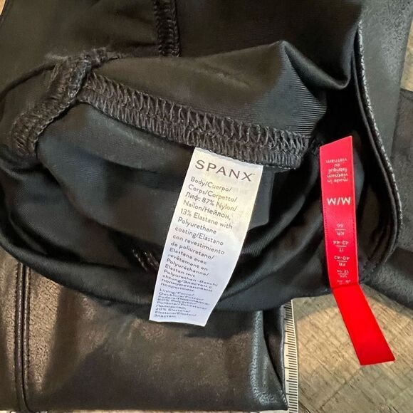 SPANX Faux Leather Leggings size m - Picture 8 of 9